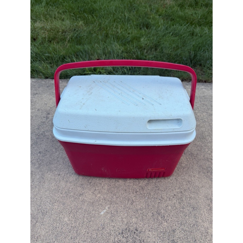 VTG Rubbermaid 10 Qt Personal Cooler Chest White Red Camping Lunch 1827
